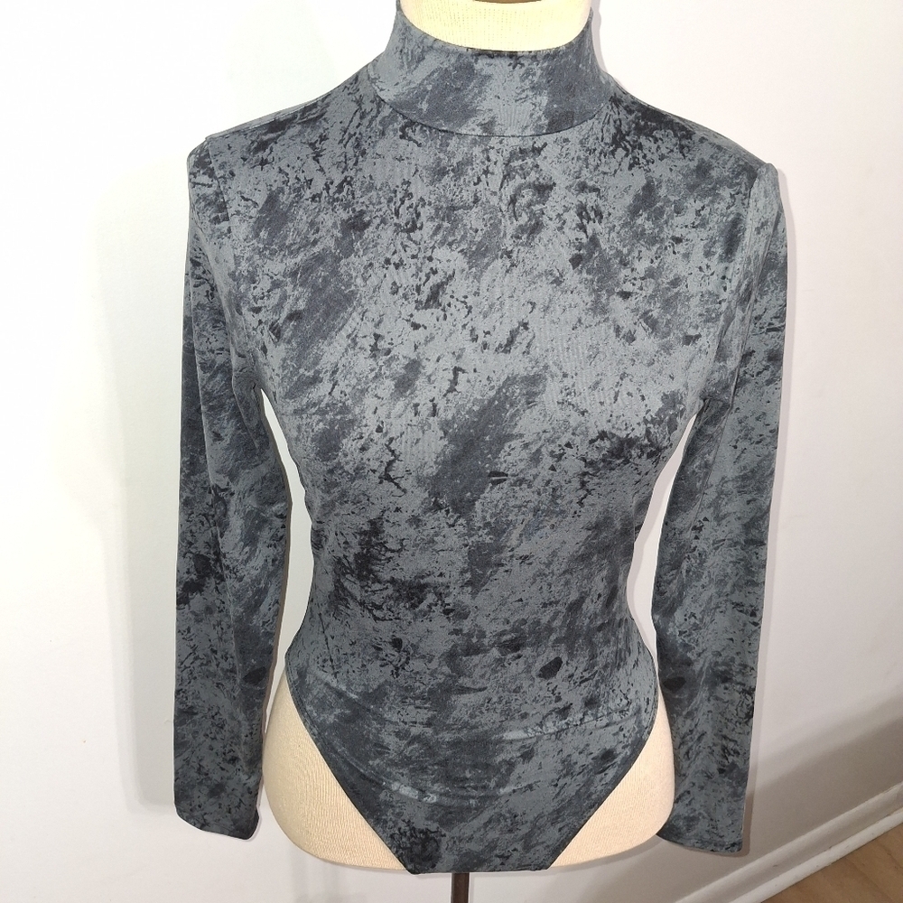 Fashion Nova- Chelsea Long Sleeve Bodysuit- W Sz Small